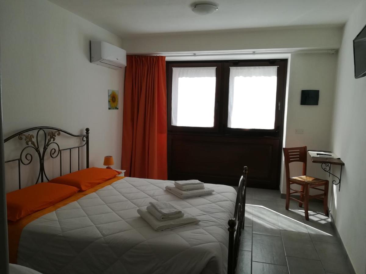 Deiana Bed & Breakfast Santu Lussurgiu Luaran gambar